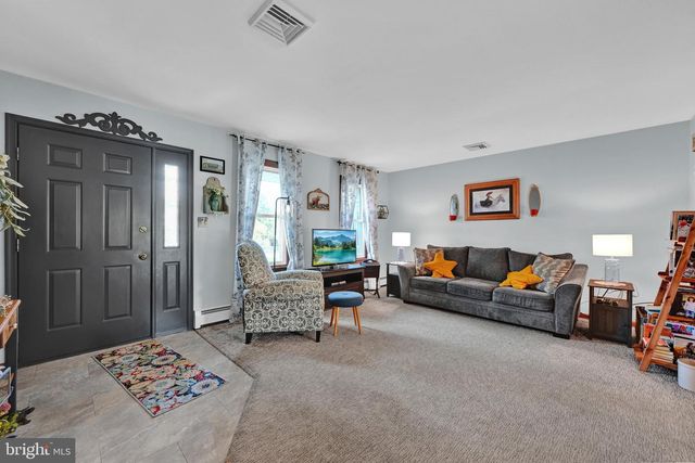 126 MEADOW VIEW LN, Bainbridge, PA 17502