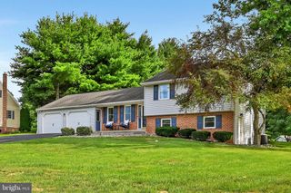 126 MEADOW VIEW LN, Bainbridge, PA 17502