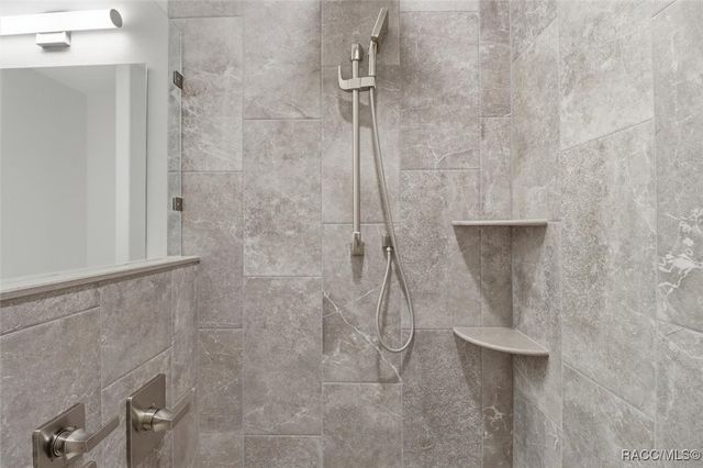 9068 N Alder Avenue, Crystal River, FL 34428