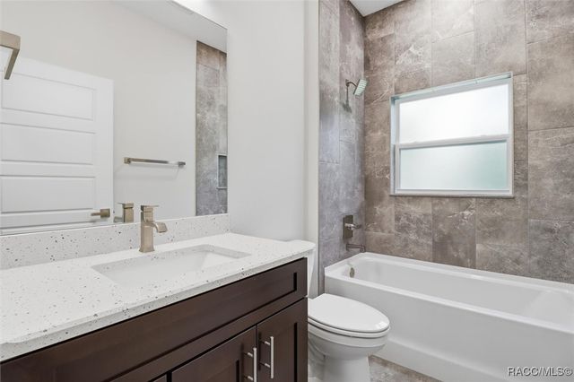 9068 N Alder Avenue, Crystal River, FL 34428