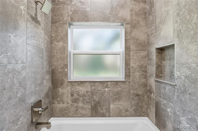 9068 N Alder Avenue, Crystal River, FL 34428