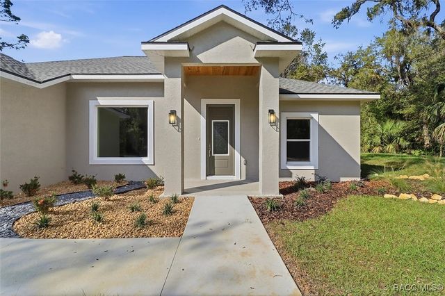 9068 N Alder Avenue, Crystal River, FL 34428