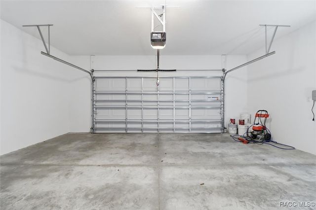 9068 N Alder Avenue, Crystal River, FL 34428