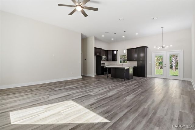 9068 N Alder Avenue, Crystal River, FL 34428