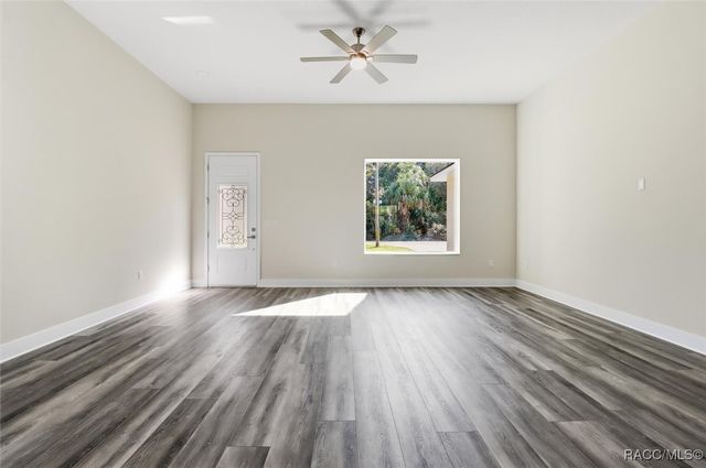 9068 N Alder Avenue, Crystal River, FL 34428