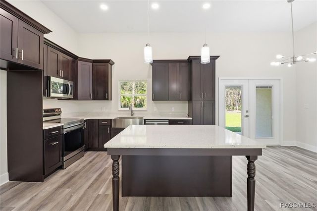 9068 N Alder Avenue, Crystal River, FL 34428