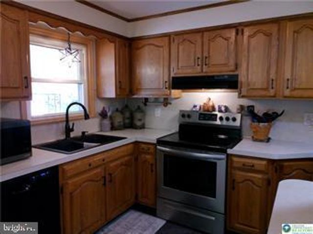 835 E MONTGOMERY ST, Allentown, PA 18103