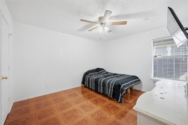 2400 Park Crest Court, Irving, TX 75060