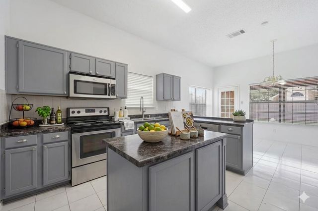 2400 Park Crest Court, Irving, TX 75060