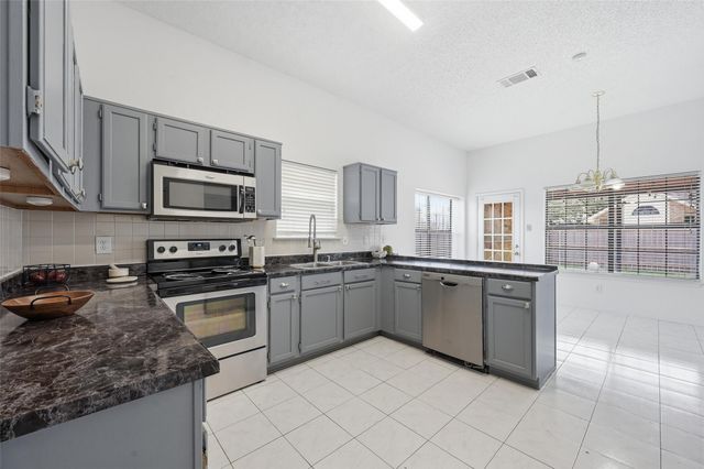 2400 Park Crest Court, Irving, TX 75060