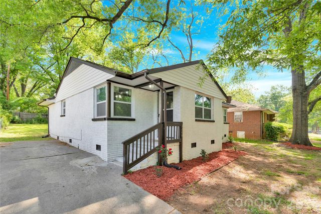 3300 Bonaire Drive, Charlotte, NC 28208