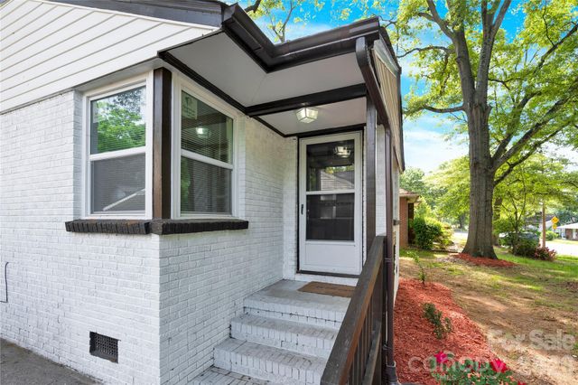 3300 Bonaire Drive, Charlotte, NC 28208
