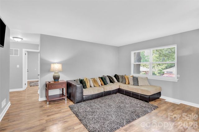3300 Bonaire Drive, Charlotte, NC 28208