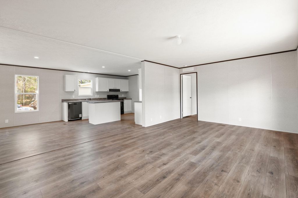 Image 5 of property listing at 120 Rambo Drive, Summerville, SC 29483