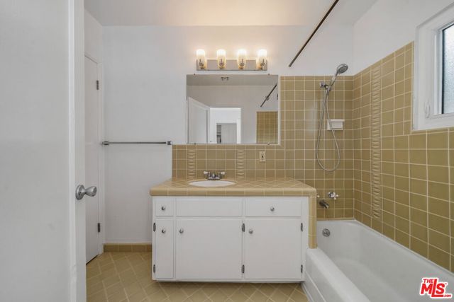 1142 Garfield Avenue, Venice, CA 90291