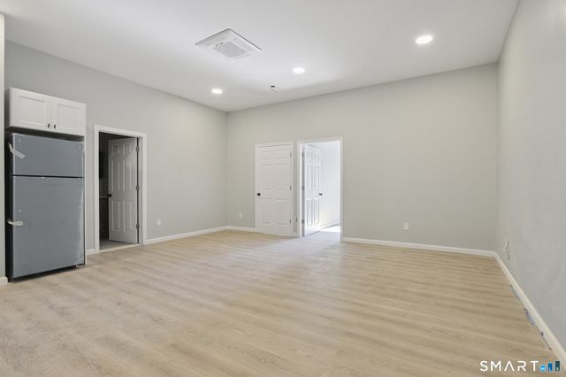 215 Bank Street 2, New London, CT 06320