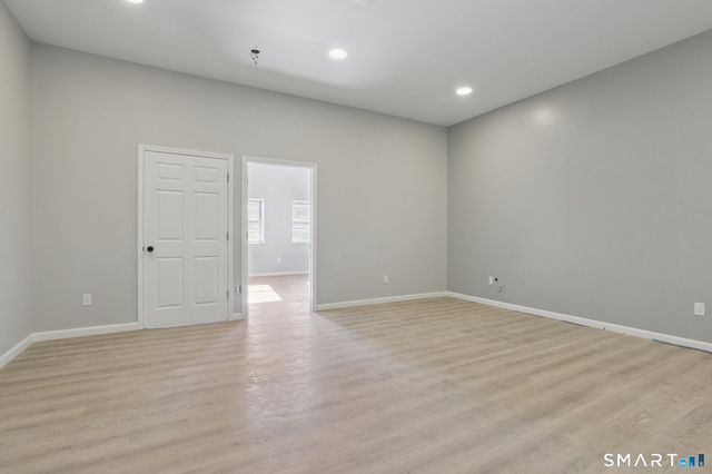 215 Bank Street 2, New London, CT 06320