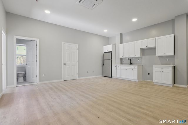 215 Bank Street 2, New London, CT 06320