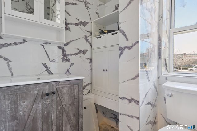 215 Bank Street 2, New London, CT 06320