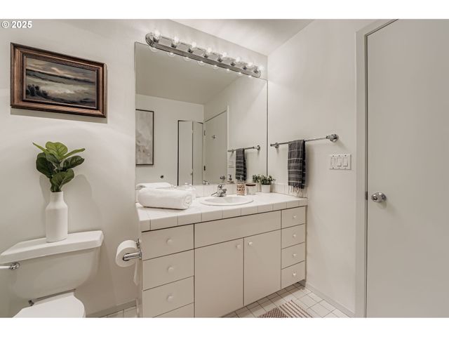 618 Nw 12TH Ave 404, Portland, OR 97209