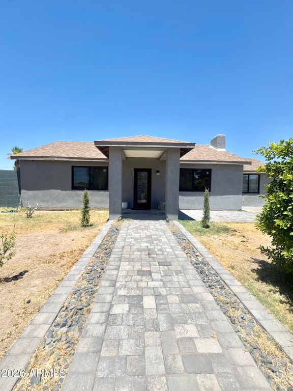 2502 E EDGEMONT Avenue, Phoenix, AZ 85008 — exterior
