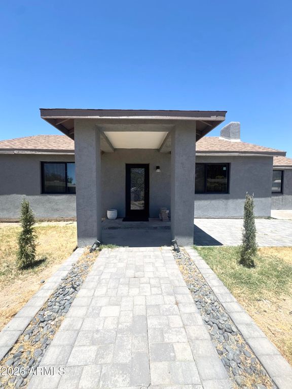 2502 E EDGEMONT Avenue, Phoenix, AZ 85008 — photo 3