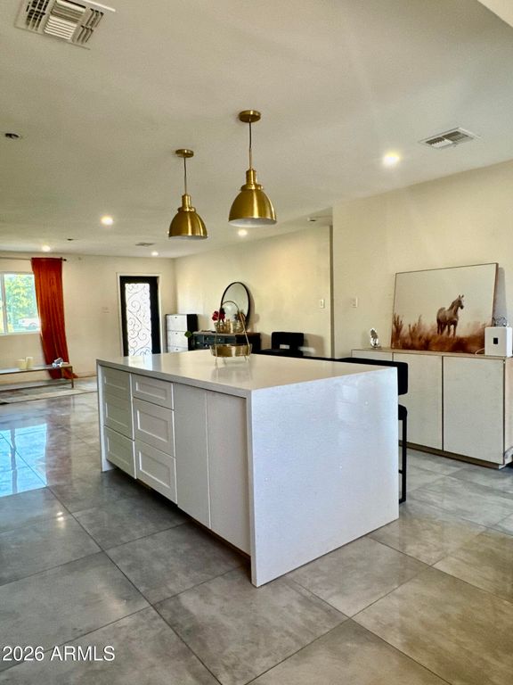 2502 E EDGEMONT Avenue, Phoenix, AZ 85008 — photo 4