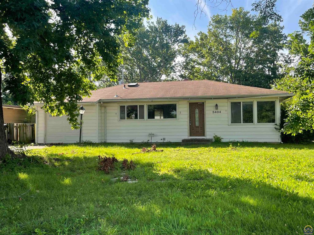 3404 SW Burlingame RD, Topeka, KS 66611
