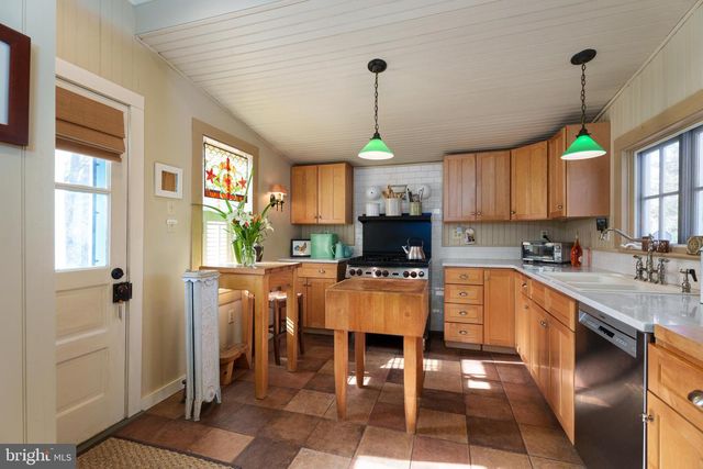 92 HALSEY REED ROAD, Cranbury, NJ 08512