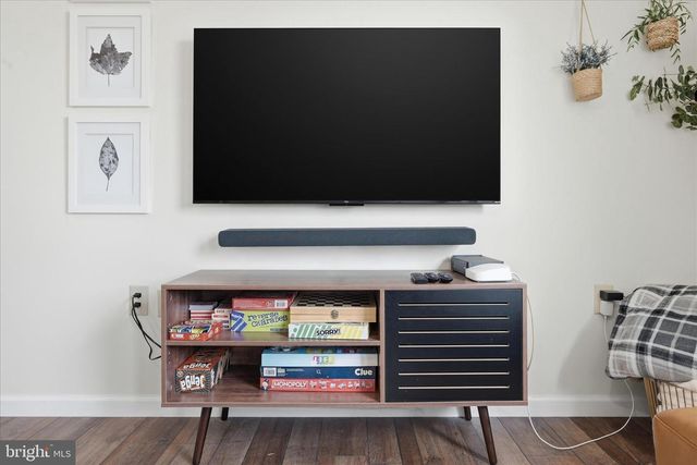 8258 SUPINLICK RIDGE RD, Basye, VA 22842