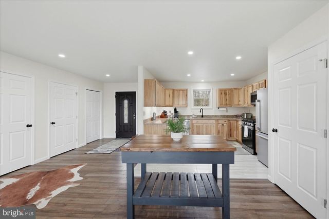 8258 SUPINLICK RIDGE RD, Basye, VA 22842