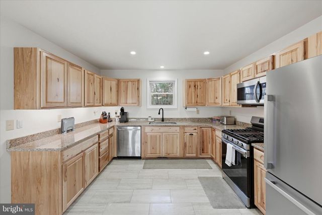 8258 SUPINLICK RIDGE RD, Basye, VA 22842