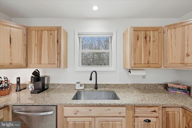 8258 SUPINLICK RIDGE RD, Basye, VA 22842