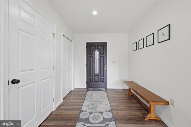 8258 SUPINLICK RIDGE RD, Basye, VA 22842