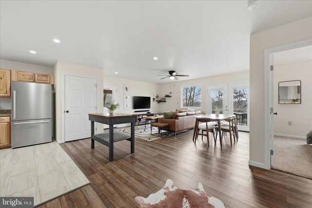 8258 SUPINLICK RIDGE RD, Basye, VA 22842