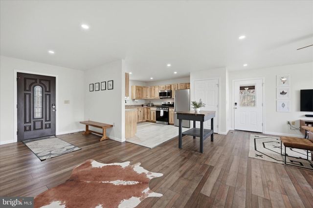 8258 SUPINLICK RIDGE RD, Basye, VA 22842