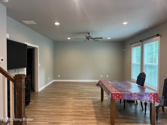 6107 Ledgerock Cove Pl, Louisville, KY 40219