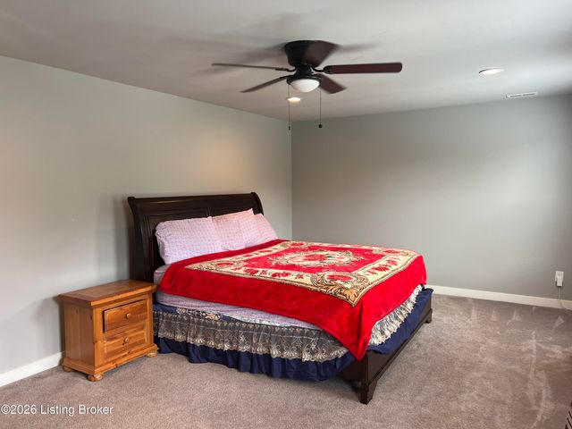 6107 Ledgerock Cove Pl, Louisville, KY 40219
