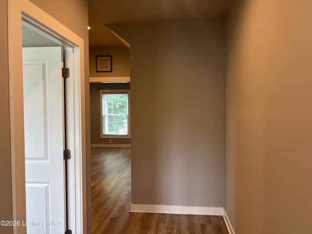 6107 Ledgerock Cove Pl, Louisville, KY 40219
