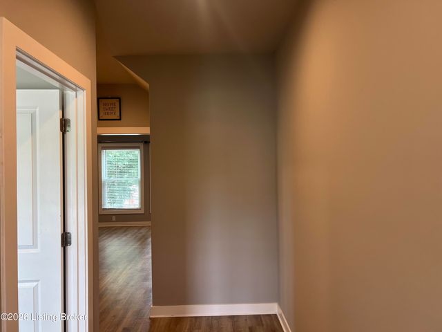 6107 Ledgerock Cove Pl, Louisville, KY 40219