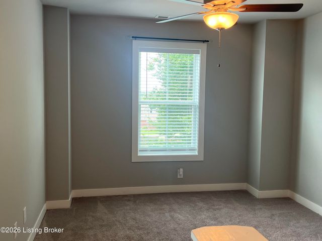 6107 Ledgerock Cove Pl, Louisville, KY 40219