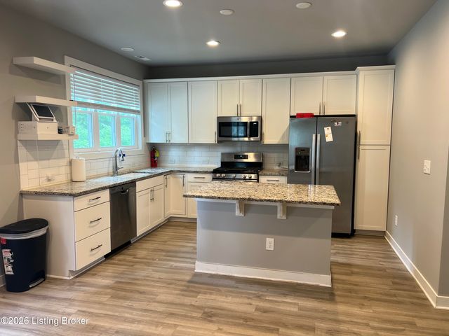 6107 Ledgerock Cove Pl, Louisville, KY 40219
