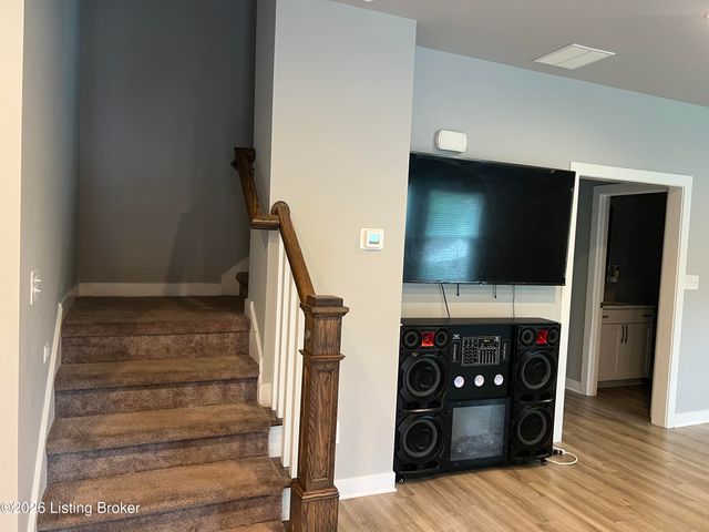6107 Ledgerock Cove Pl, Louisville, KY 40219