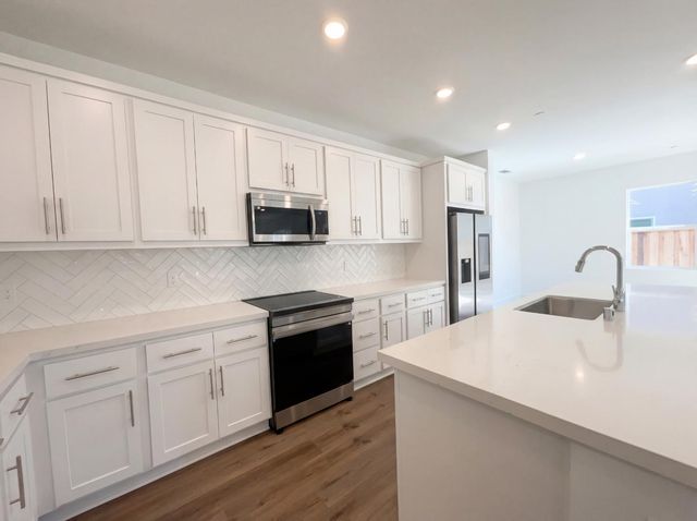 408 N Palm Springs Way, Tracy, CA 95391