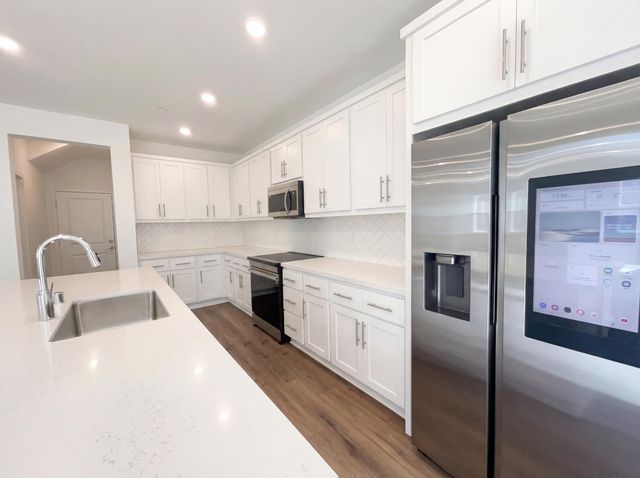 408 N Palm Springs Way, Tracy, CA 95391