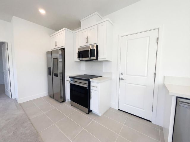 408 N Palm Springs Way, Tracy, CA 95391