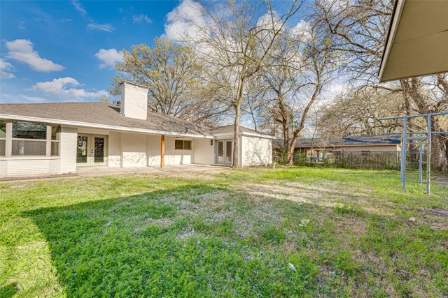 7 Post Oak Trail, Greenville, TX 75402