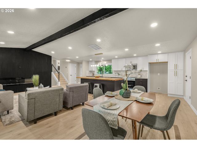 22420 S PARROT CREEK Rd, Oregon City, OR 97045