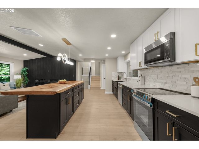 22420 S PARROT CREEK Rd, Oregon City, OR 97045