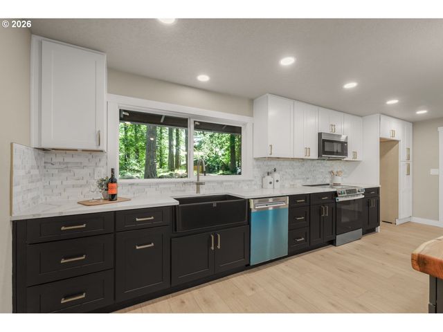 22420 S PARROT CREEK Rd, Oregon City, OR 97045